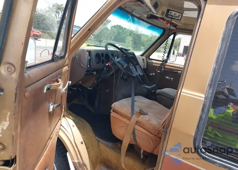 1981 Chevrolet G20 z USA, uszkodzony, nr VIN 1GCEG25H2B7144798
